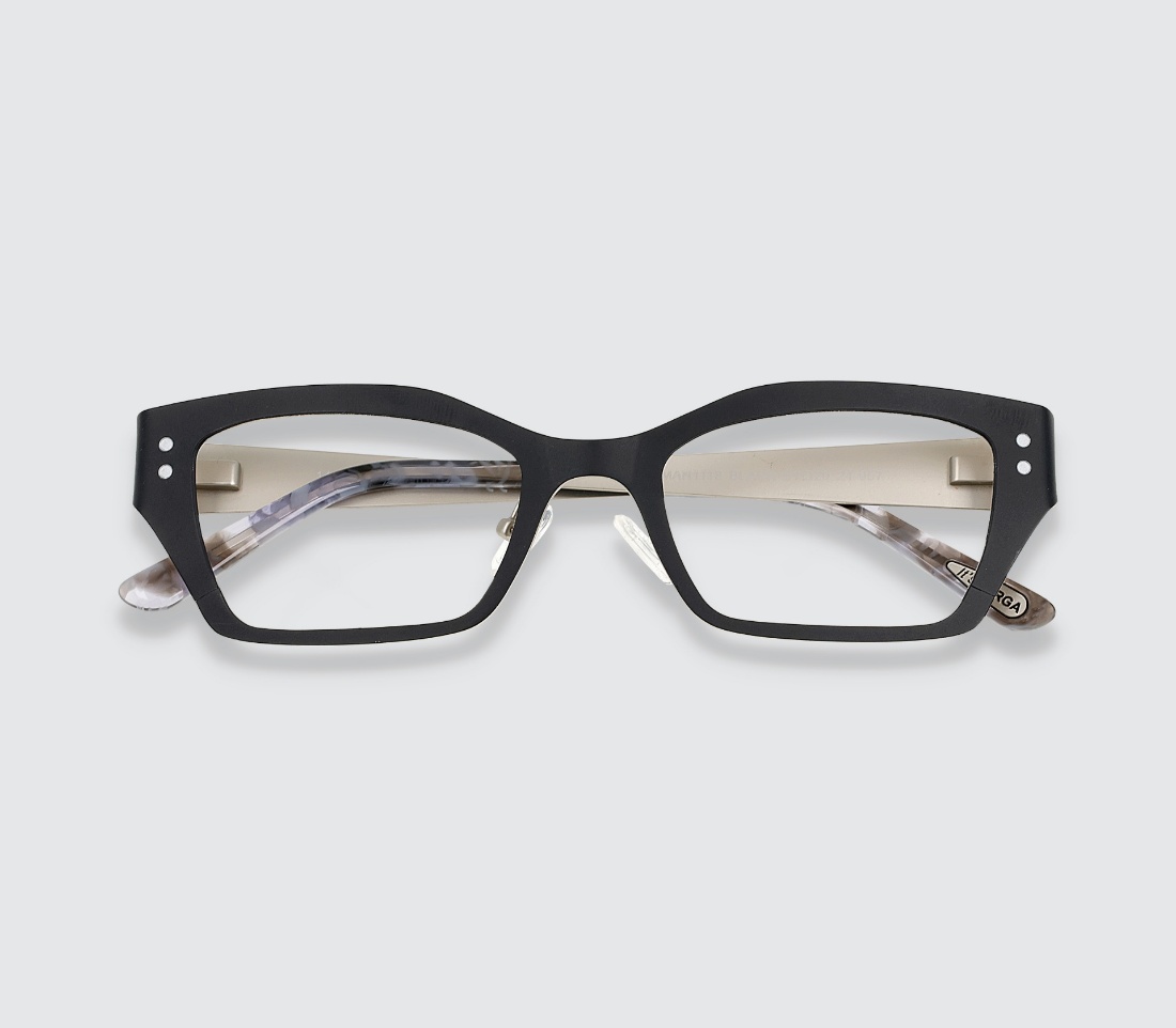 Manhattan 1118 Black